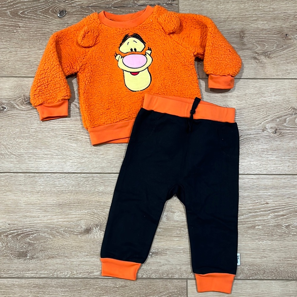 DISNEY Tigger 2-piece Set ~ Orange Sherpa Top w/ Tigger Face & Black Pants 12M
